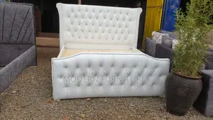 6/6 Tufted Bed