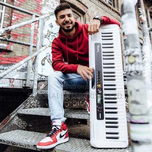 Casiotone CT S200 Keyboards (Black, White Red) - thumbnail 2