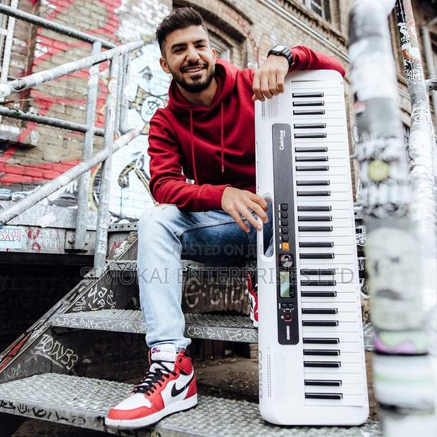 Casiotone CT S200 Keyboards (Black, White Red) - main view