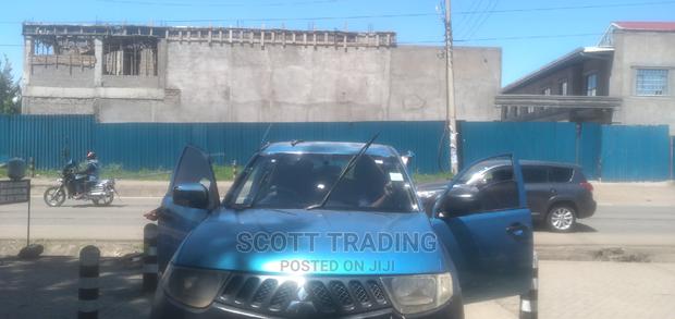 L200 Yeark Fitted - main view