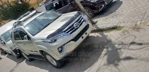 Toyota Fortuner 2015 Silver