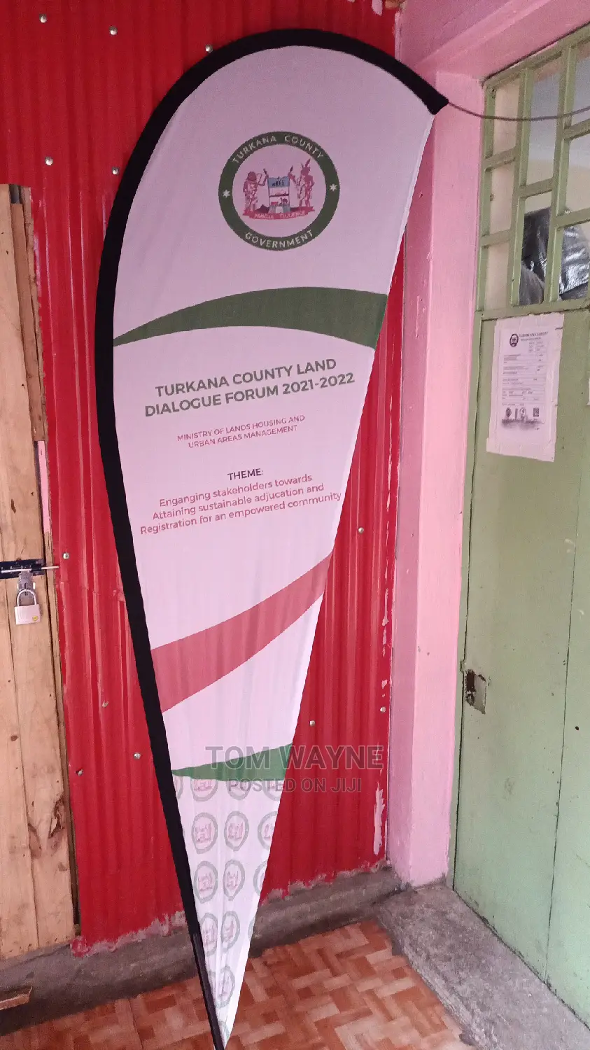 Teardrop Flags Complete (Stand and the Printed Flag)