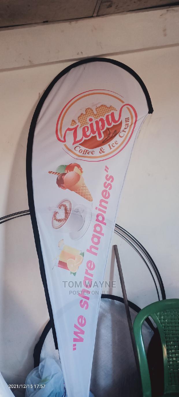 3.5 M Teardrop Banner and Stand