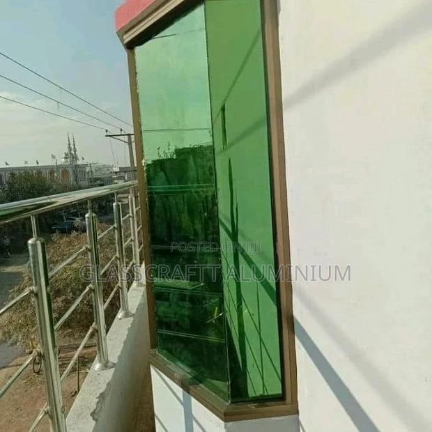 One Way Green Windows - thumbnail 5