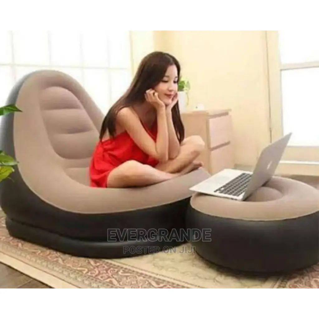 Inflatable Seat With Manual Pump