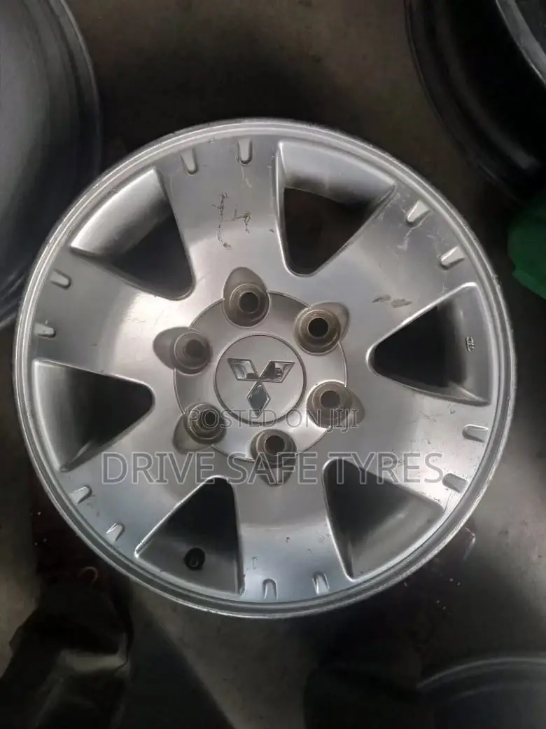17 Inch Mitsubishi Rims Set