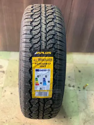 235/65r17 A/T Aplus Tyres Made in China