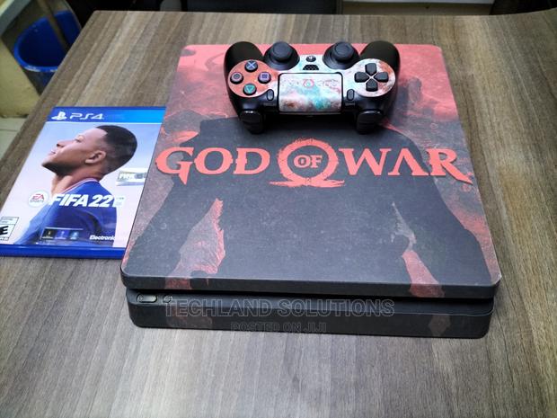 Chipped Ps4 Slim Used - main view