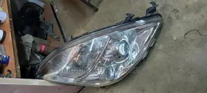 Toyota Isis Headlight