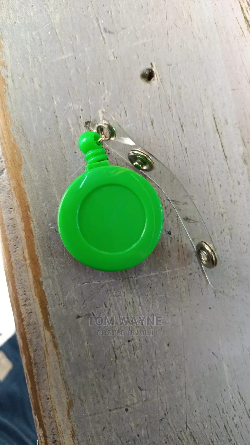 Retractable Reel Badge Holder