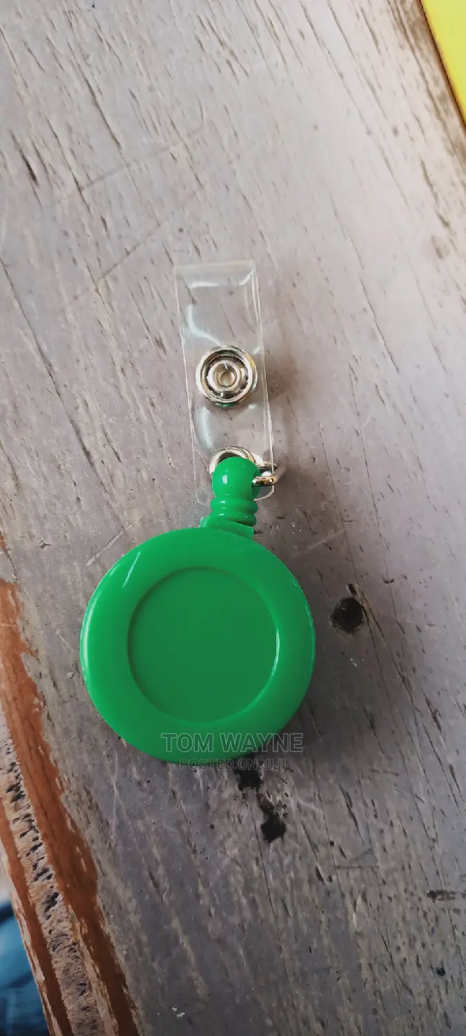 Retractable Reel Badge Holder