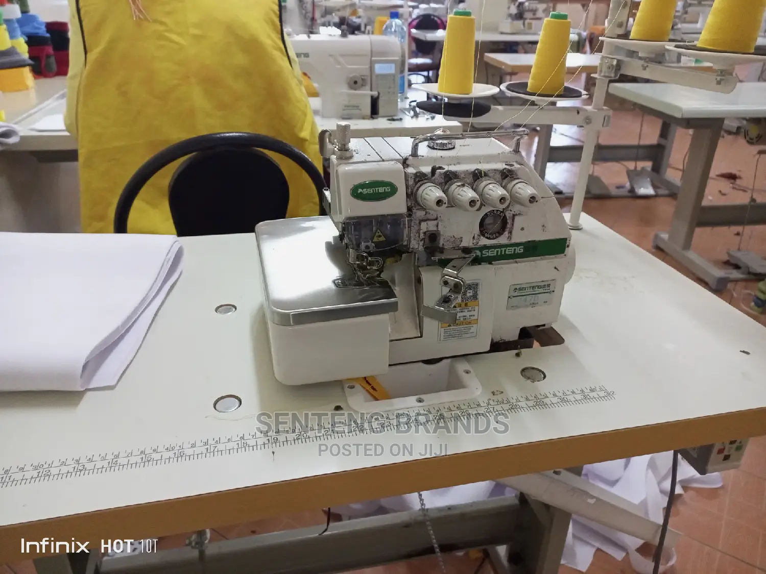 Direct Drive Overlock Industrial Sewing Machine