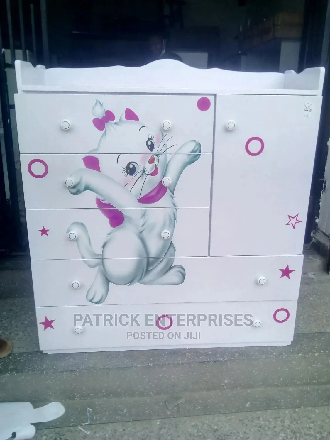 Chest of Drawers Size 4 by 4