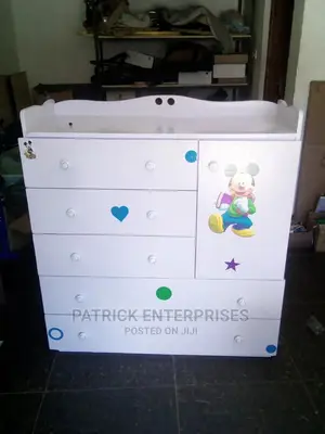 Chest of Drawers Size 4 by 4