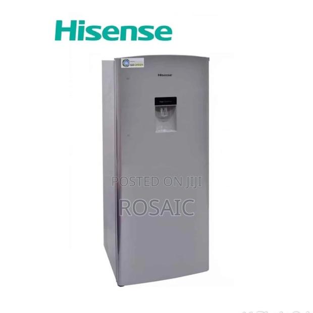 REF176DR Refrigerator With Water Dispenser