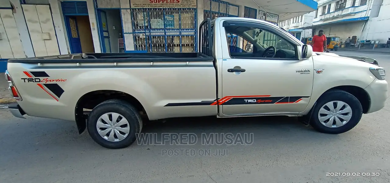 Toyota Hilux 2014 Silver