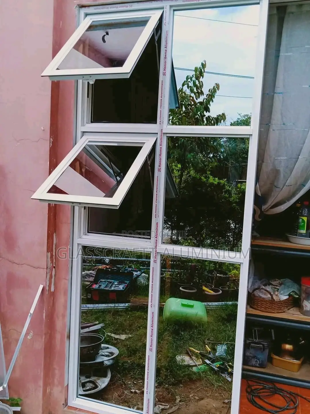 Hang Windows Ad Sliding