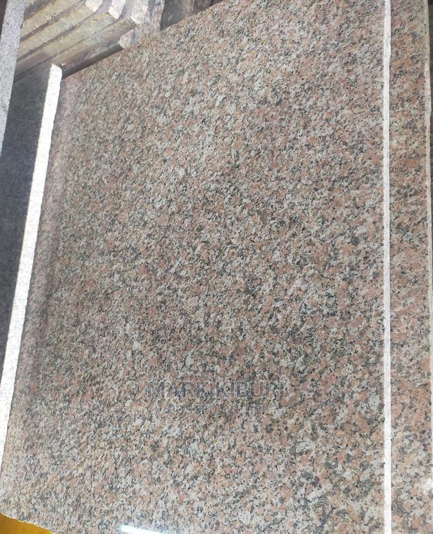 Creamish. Granite - thumbnail 4