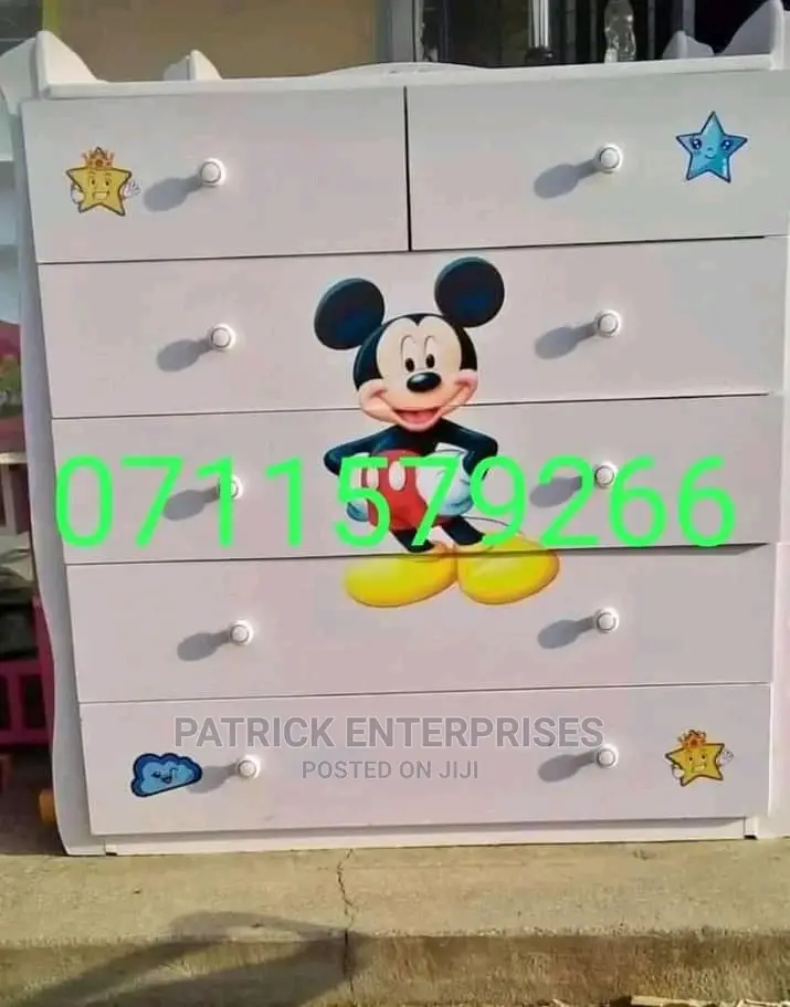 Chest of Drawers 4 by 4 Fitts