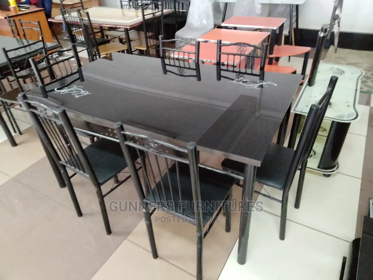 6 Seaters Dining Table.