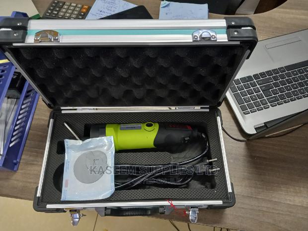 Plaster Cutter - main view