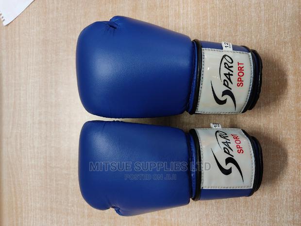 A Pair of Leather Boxing Gloves 12oz Blue - thumbnail 4