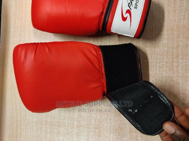 A Pair of Leather Boxing Glove 16oz Red - thumbnail 3