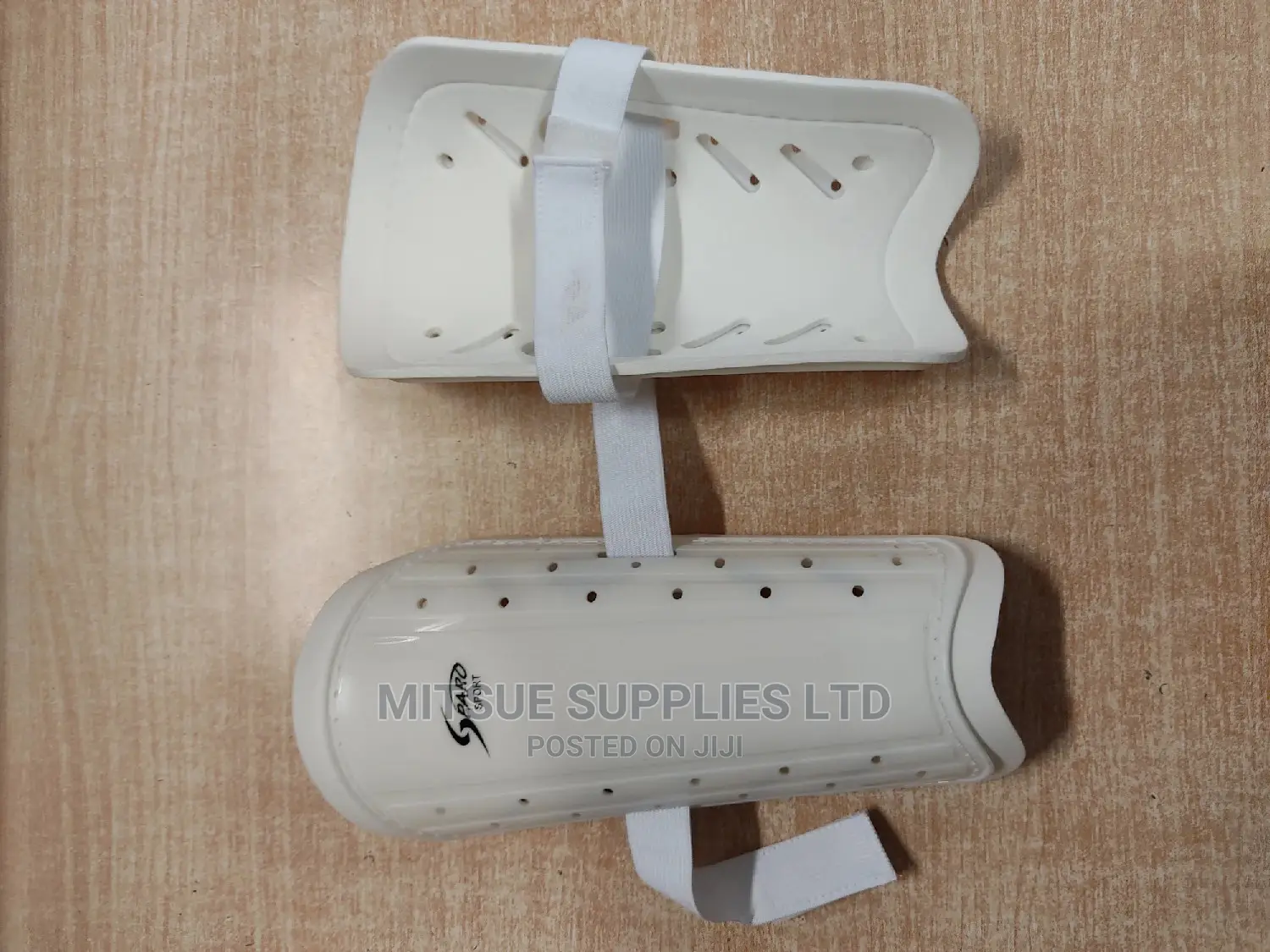 Pair of Football/Hockey Shin Guard White- Code 844-9