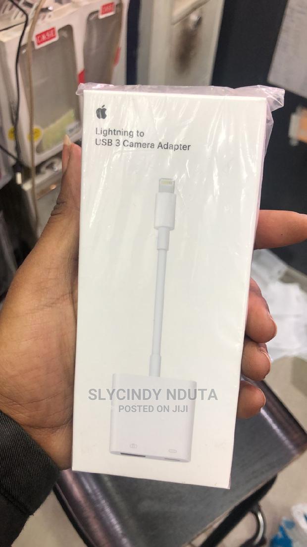 Apple Camera Adapter - main view