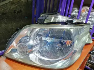 Toyota Noah 2001/2003 Xenon Headlamps, Ex Japan Parts