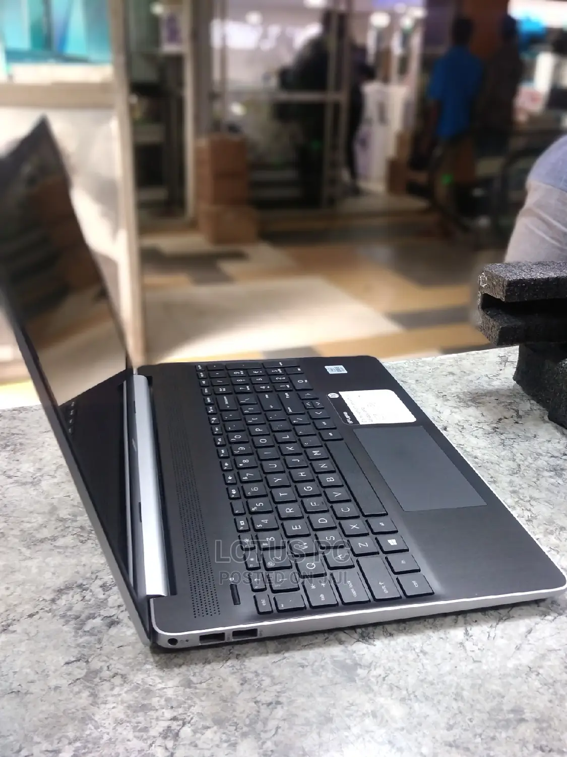 New Laptop HP 15-Ra003nia 8GB Intel Core I5 SSD 256GB