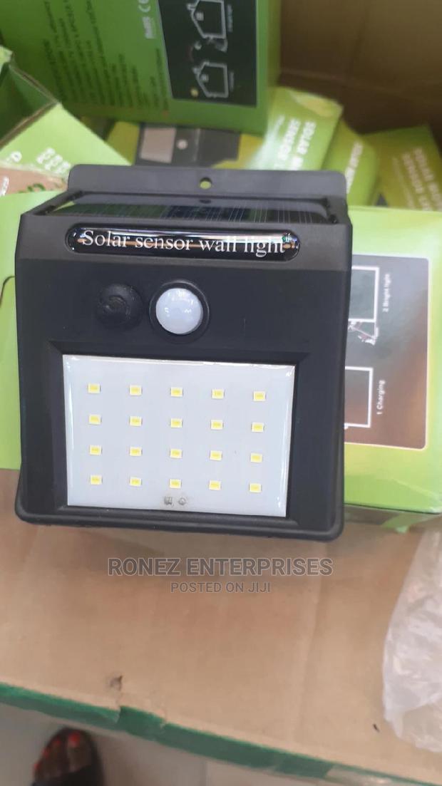 Single Wall Solar Light - thumbnail 5