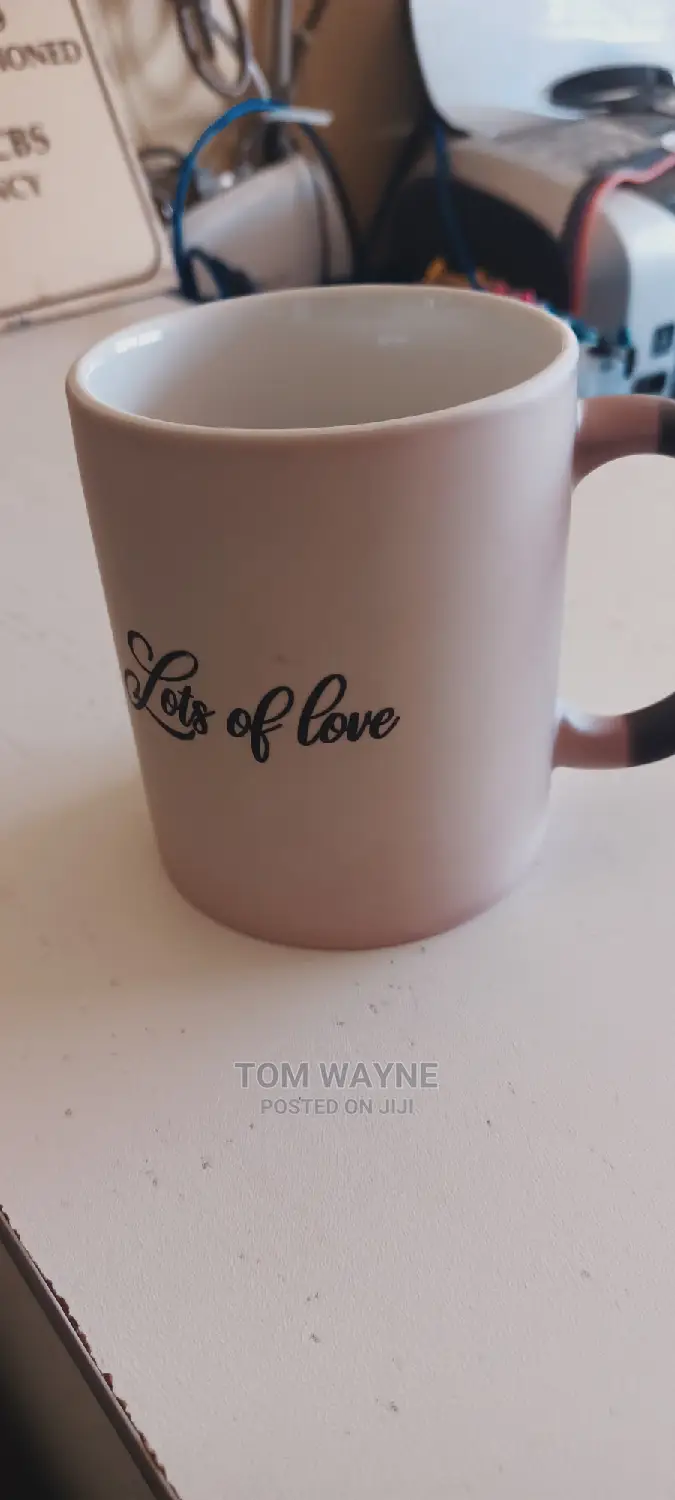 Cups That Changes Colour When Hot Liquids Are Poured In.