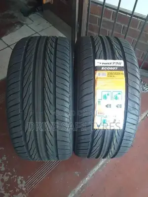 235/35 ZR19 Mazzini 607