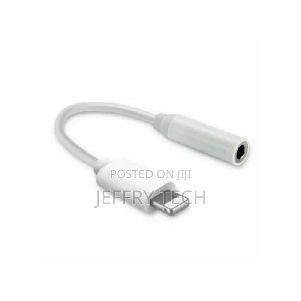 Earphone Jack 3.5mm to Lightning Cable