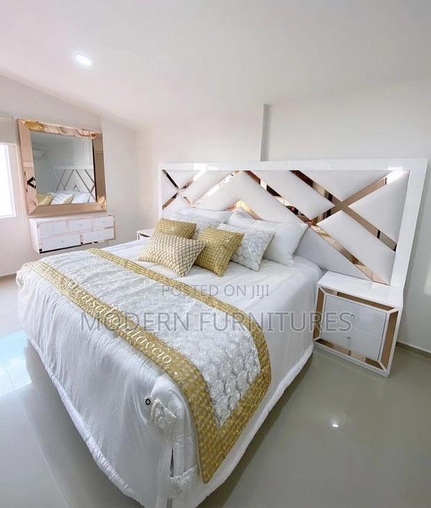 5/6 Bed Plus 2 Side Drawers