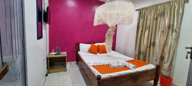 Studio Apartments With a Swng/Pool Facing the Creek Beach. - thumbnail 5