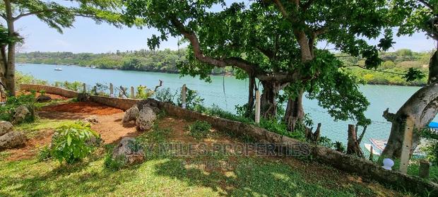 Studio Apartments With a Swng/Pool Facing the Creek Beach. - thumbnail 13