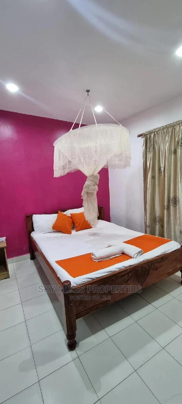 Studio Apartments With a Swng/Pool Facing the Creek Beach. - thumbnail 10