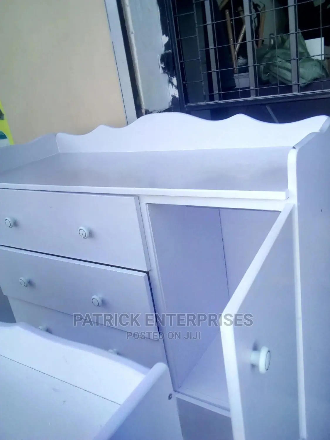 Chest of Drawers 4 by 4 Fitt