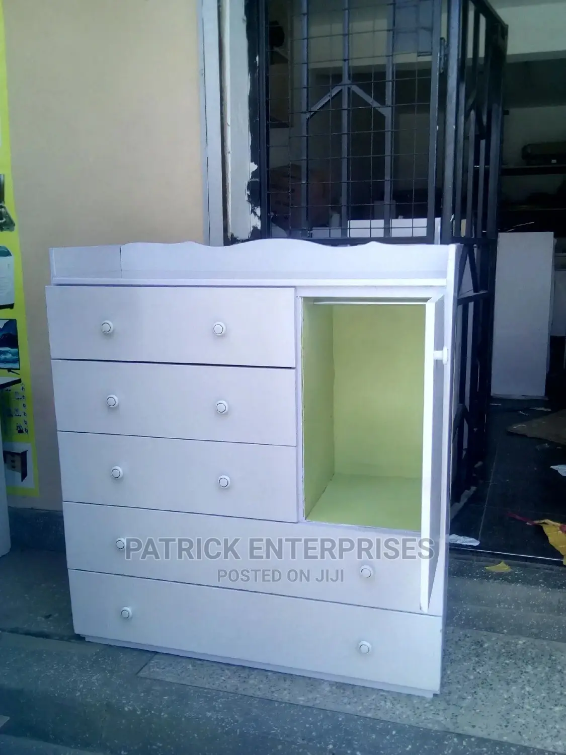 Chest of Drawers 4 by 4 Fitt