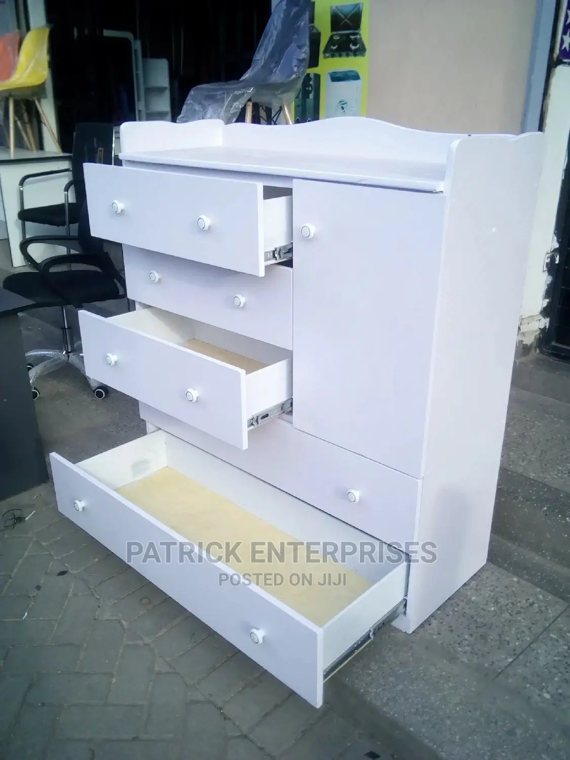 Chest of Drawers 4 by 4 Fitt
