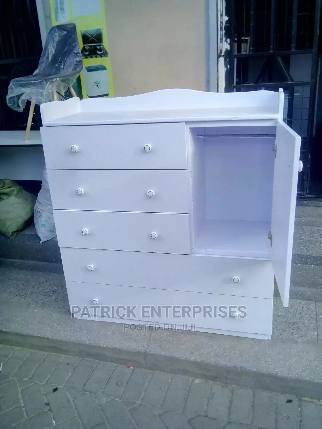 Chest of Drawers 4 by 4 Fitt