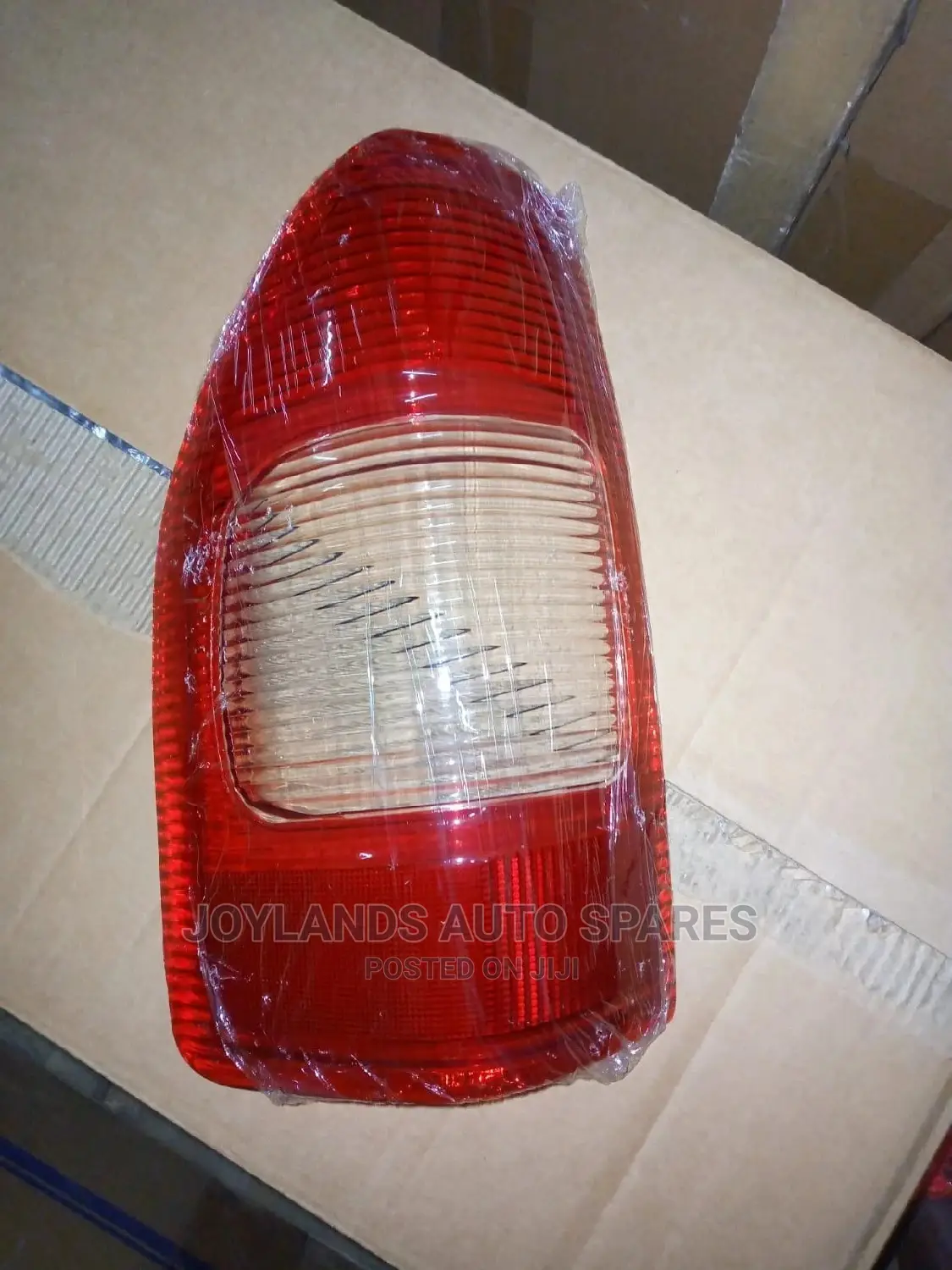 Tail Lens D-Max 2004