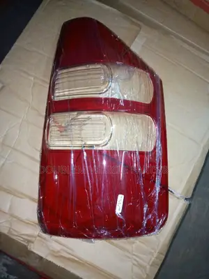 Tail Lens Noah 2010