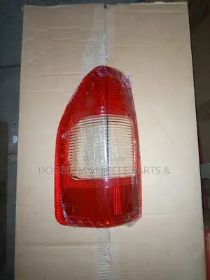 Tail Lens Dmax 2004