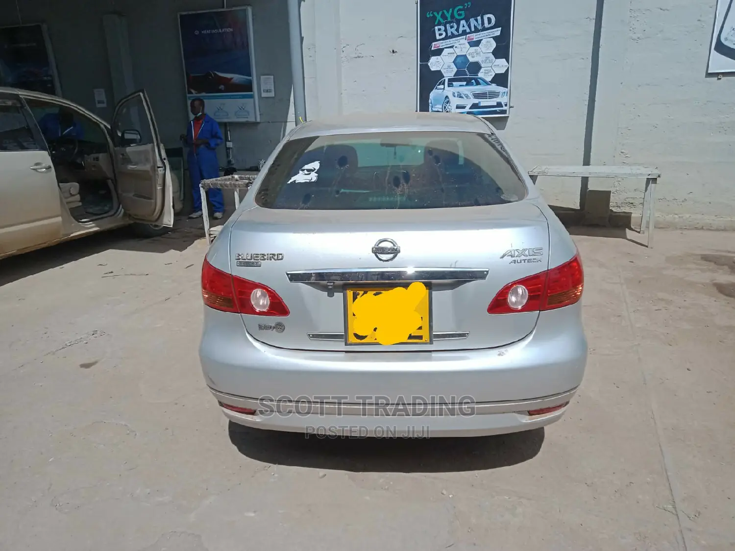 Nissan Bluebird Windscreen