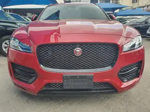 Jaguar F-Pace 2017 Red