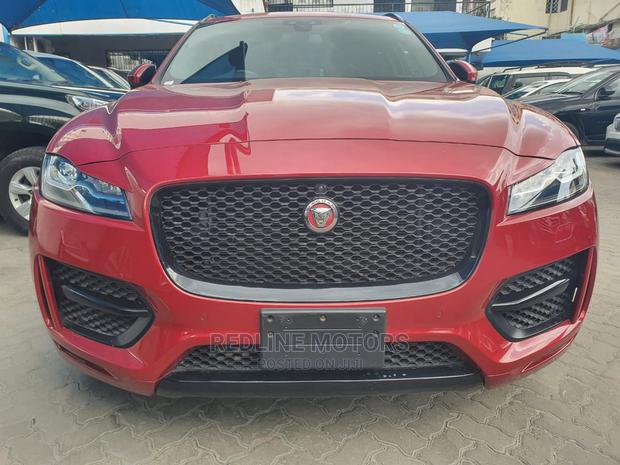 Jaguar F-Pace 2017 Red