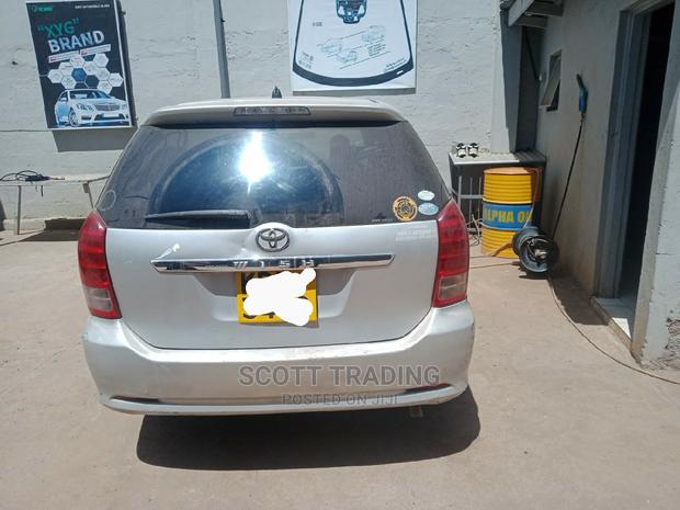 Wish 2006 Front Glass - main view